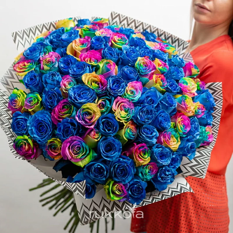 101 синяя и радужная роза