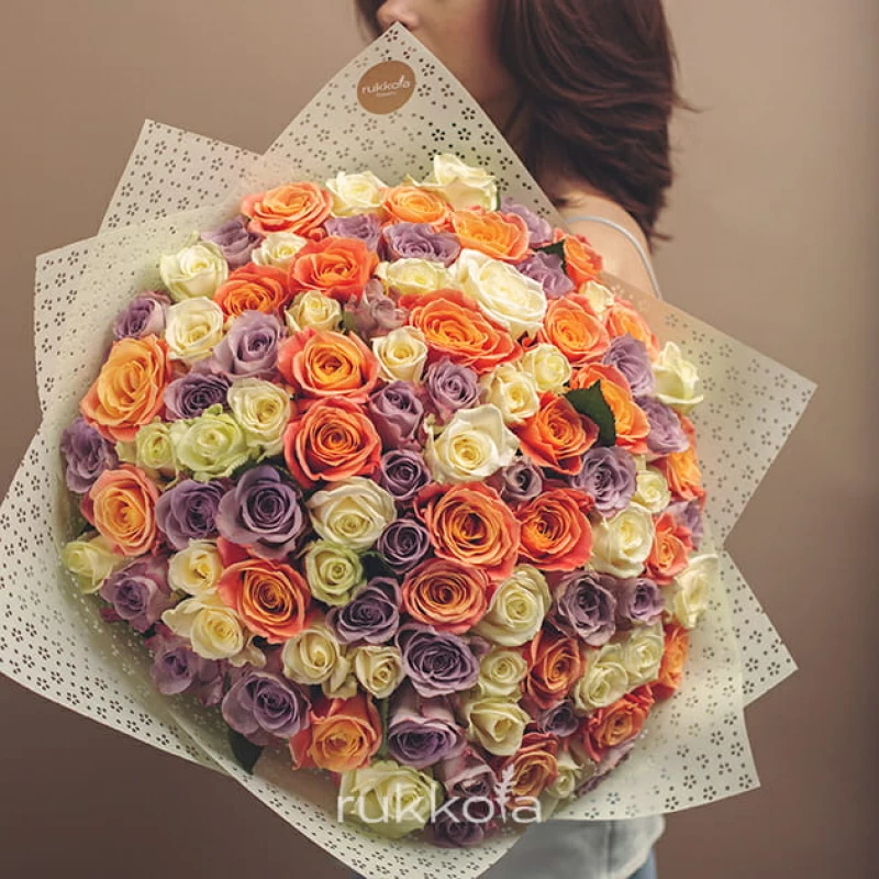 101 белая, лиловая и персиковая роза