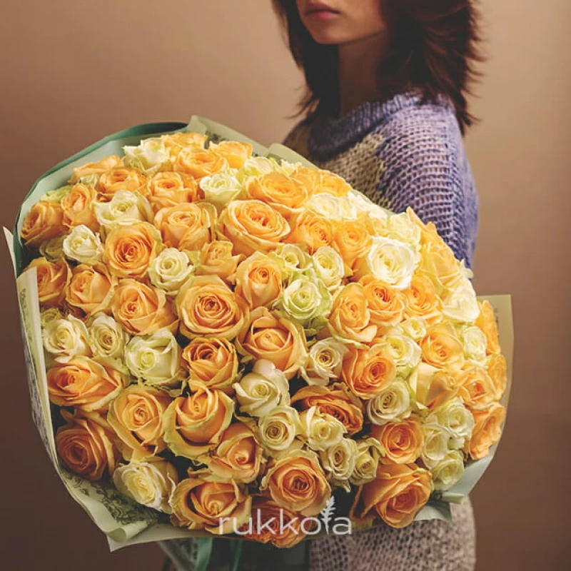 101 белая и кремовая роза