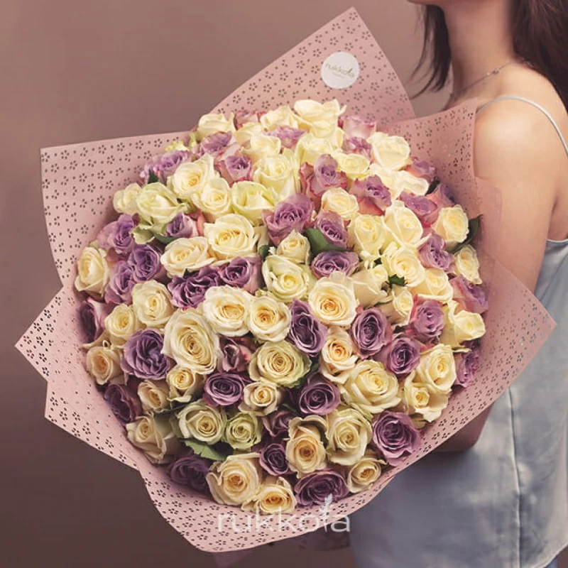 101 белая и лиловая роза