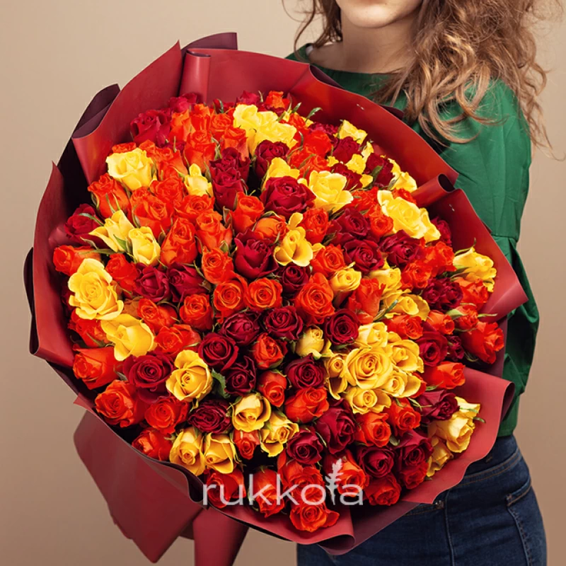 151 красная, оранжевая и желтая роза (Кения)