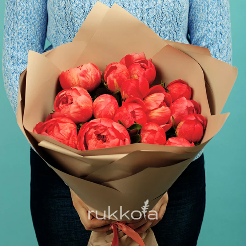 15 коралловых пионов
