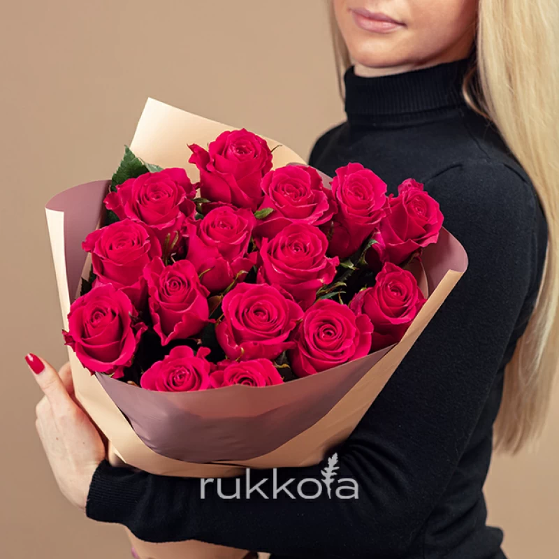 15 малиновых роз Пинк Флоид (Эквадор)