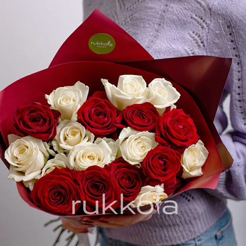 21 красная и белая роза