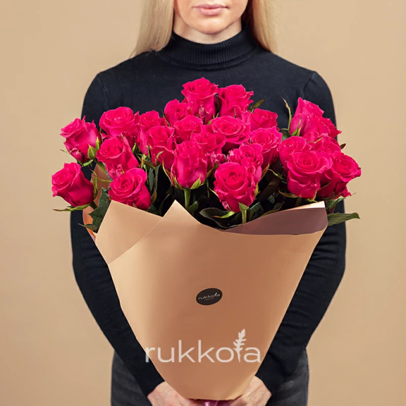 19 малиновых роз Пинк Флоид (Эквадор)