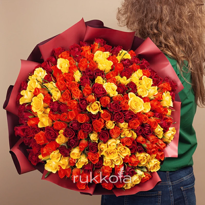 201 красная, оранжевая и желтая роза (Кения)