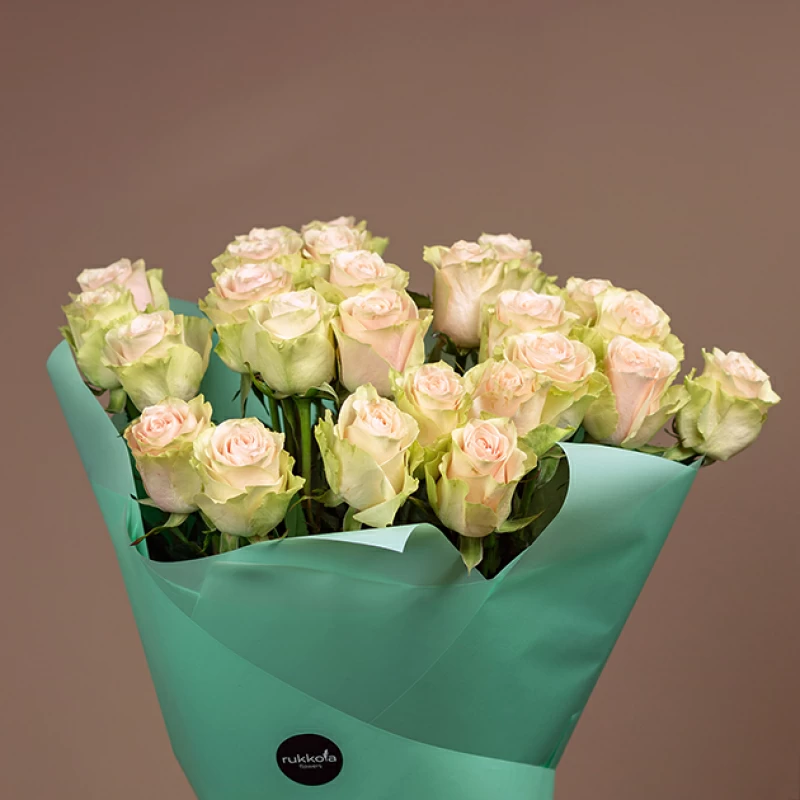 25 розовых роз Фрутетто (Эквадор)