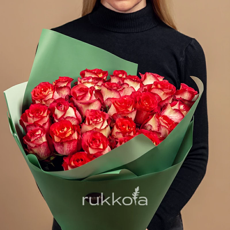 21 красно-белая роза Игуана (Эквадор)