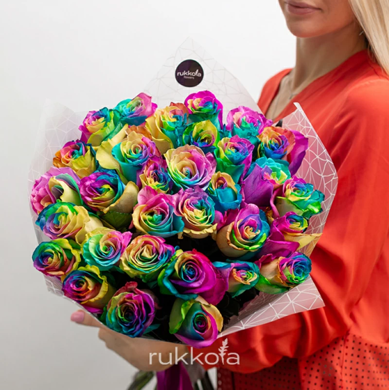 35 радужных роз