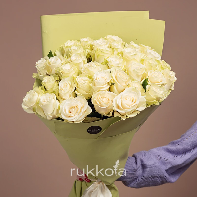 31 белая роза Мондиаль (Эквадор)