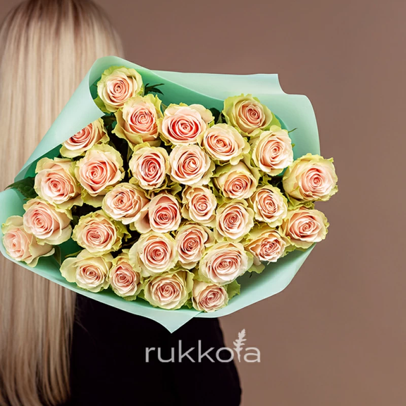 35 розовых роз Фрутетто (Эквадор)