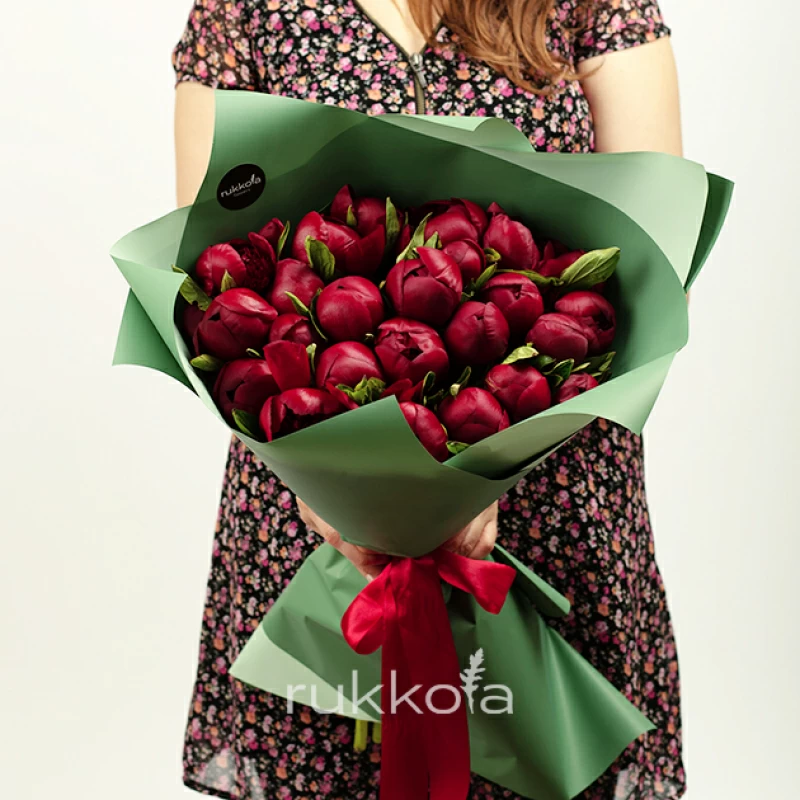 31 бордовый пион