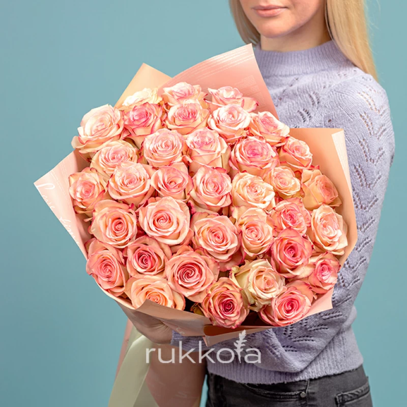 31 розовая роза Палома (Эквадор)