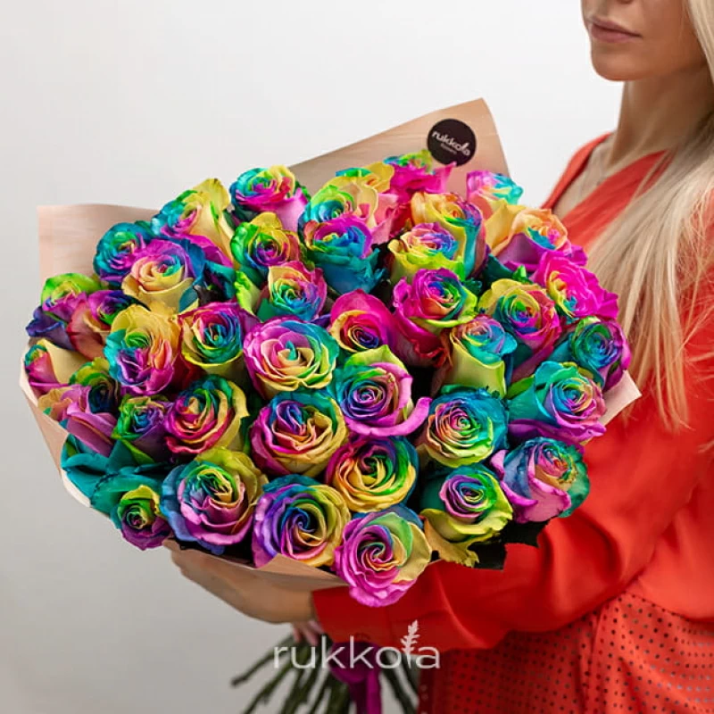45 радужных роз