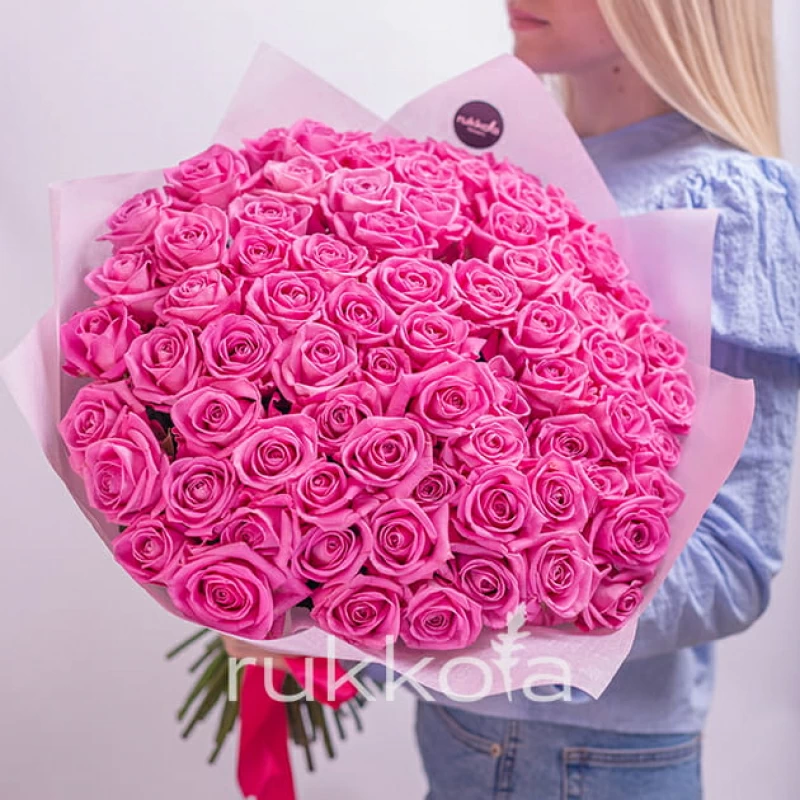 101 розовая роза