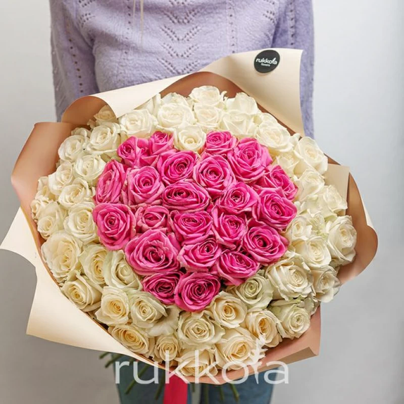 101 роза - розовое сердце на белом фоне