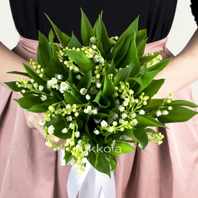 Букет из 25 ландышей