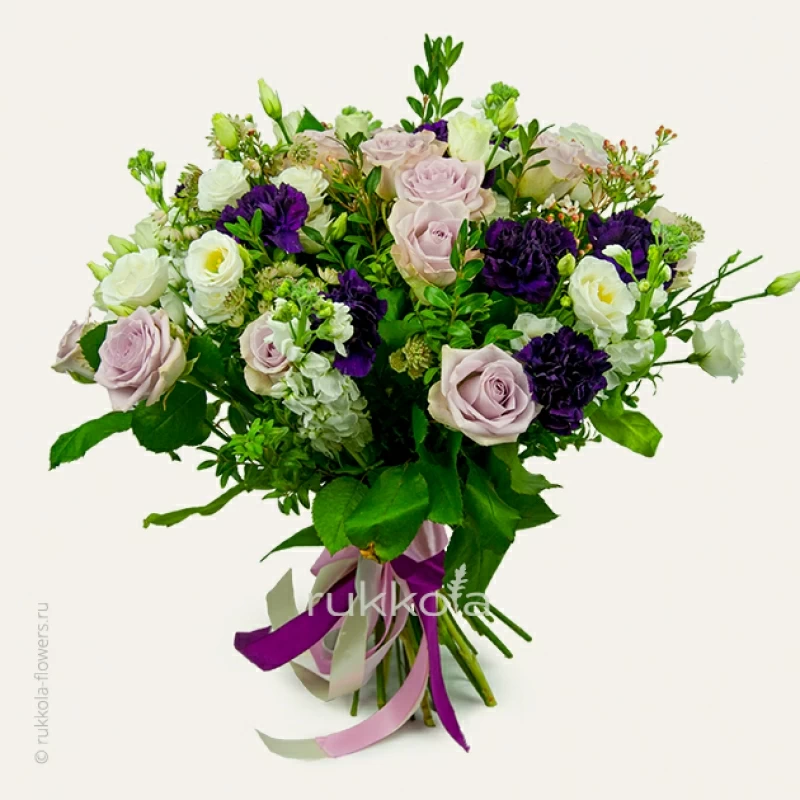 Букет роз и гвоздик