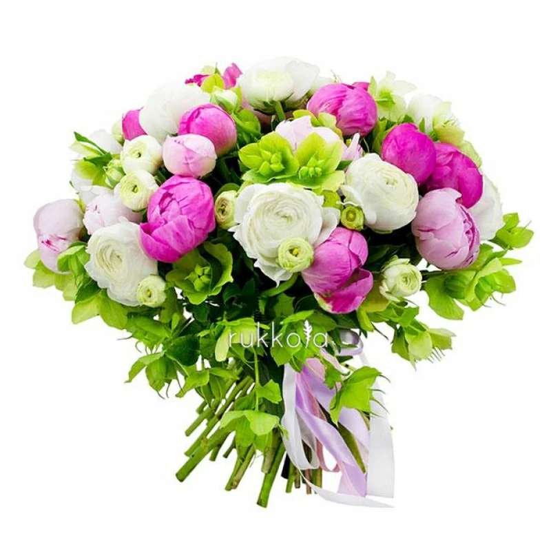 Букет розовых пионов и ранункулюсов