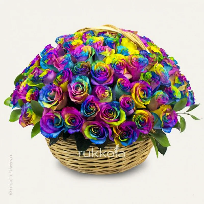 101 радужная роза в корзине