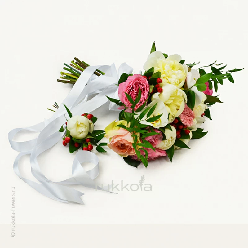 Свадебный букет с пионами, орхидеями и пионовидными розами