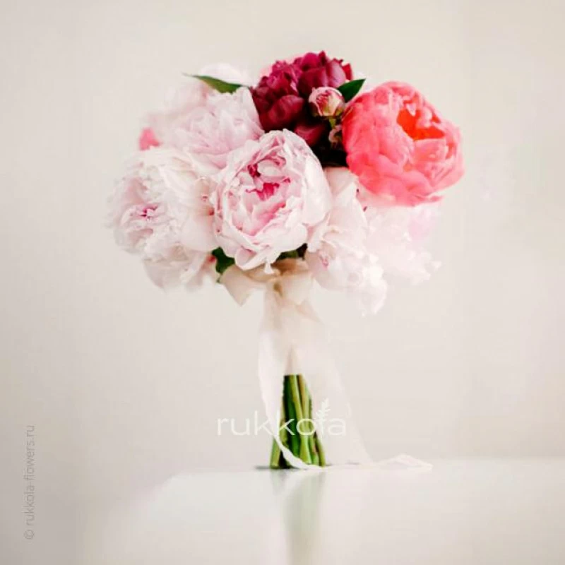 Свадебный букет пионов