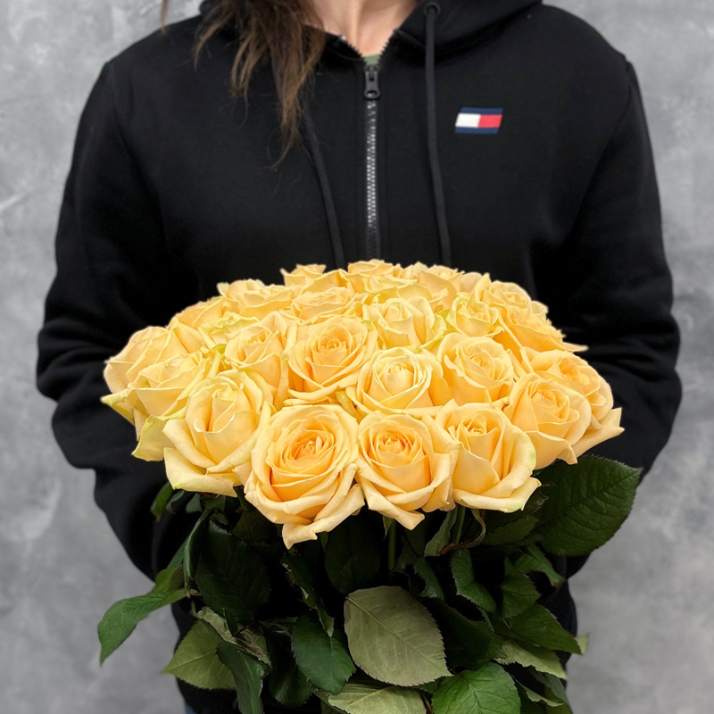 25 премиальных Голландских персиковых роз